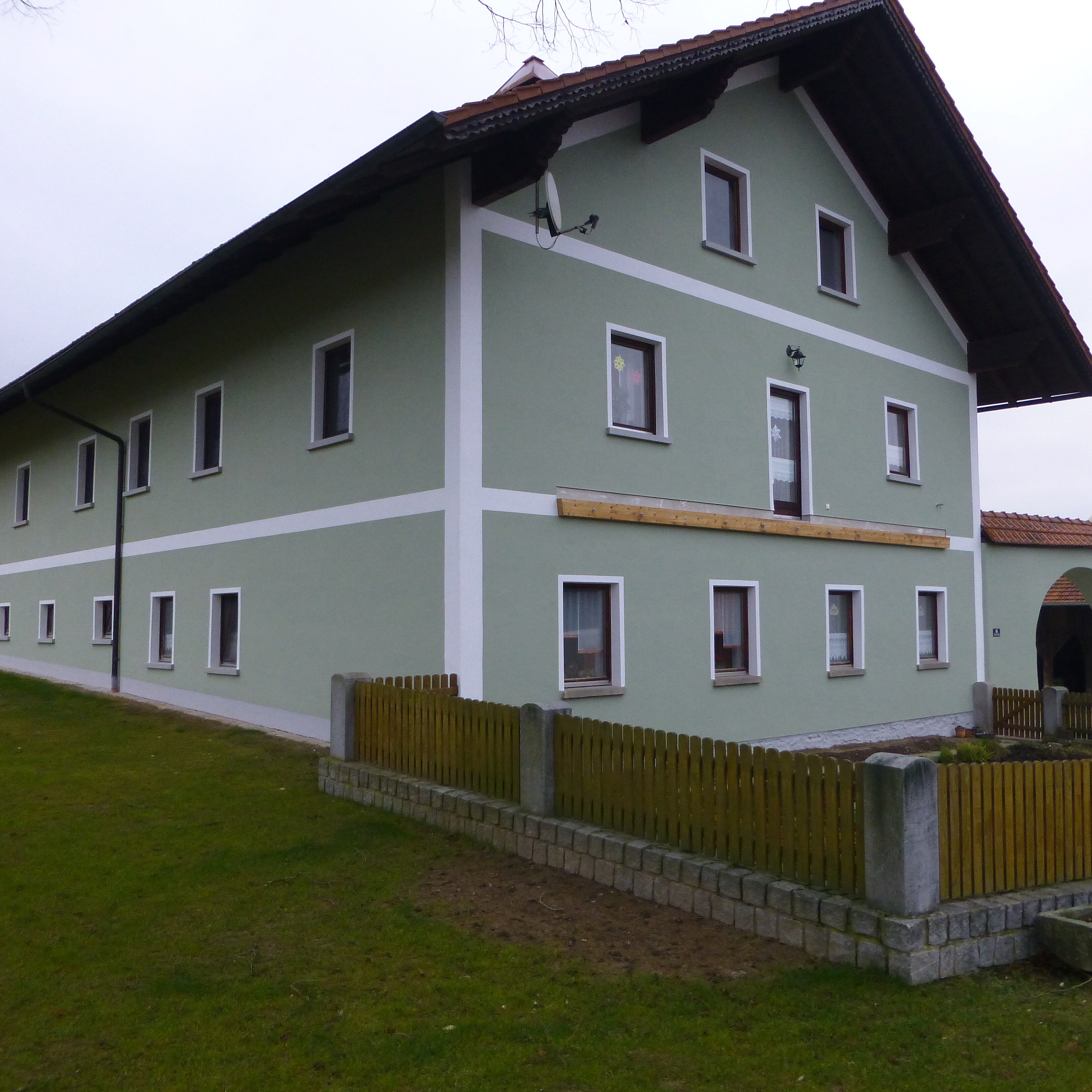 zweifarbige fassade